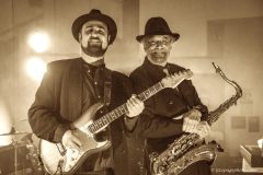 Johnny-Gilbert-Blak-White-St-Isi-opt