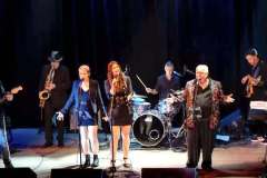 Tres-Bonne-Full-Stage-Cabaret-1